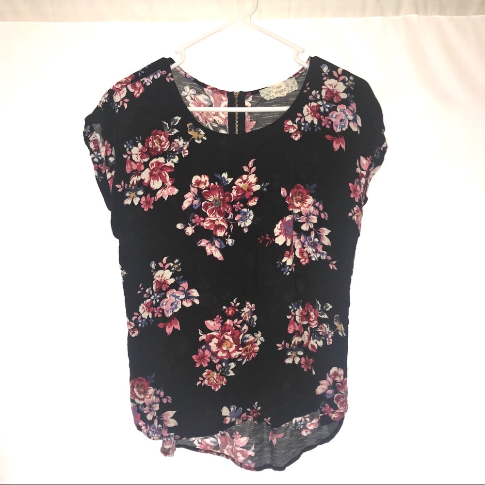 Like new pink republic top.  Fits like a medium.